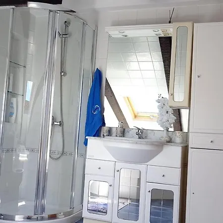 With 2 Bedrooms In With Wonderful Sea View Enclosed Garden And Wifi