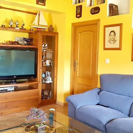 With 2 Bedrooms In With Wonderful Sea View Enclosed Garden And Wifi *