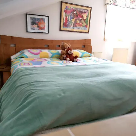 With 2 Bedrooms In With Wonderful Sea View Enclosed Garden And Wifi Apartment Moana