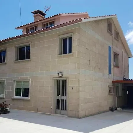 With 2 Bedrooms In With Wonderful Sea View Enclosed Garden And Wifi Moana
